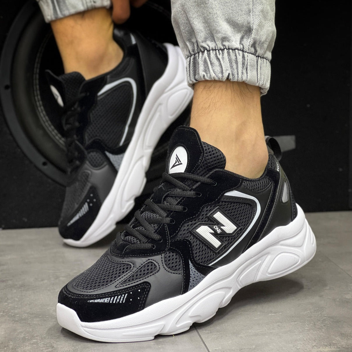 Boulder 1668 Baskets Confortable en Noir et Blanc 40-44